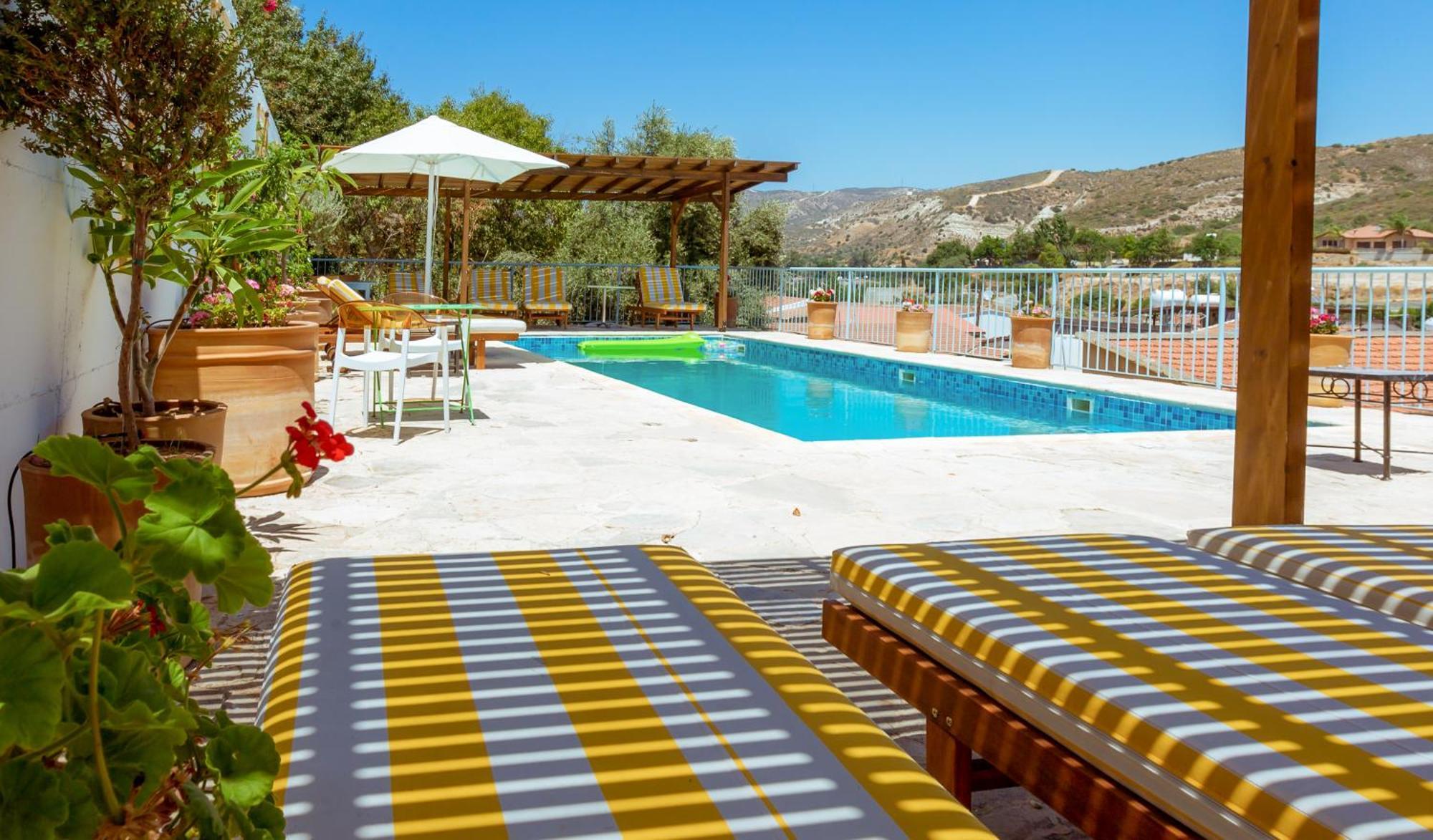 Archondia House - Holiday Apartments With Pool Kalawasos Zewnętrze zdjęcie