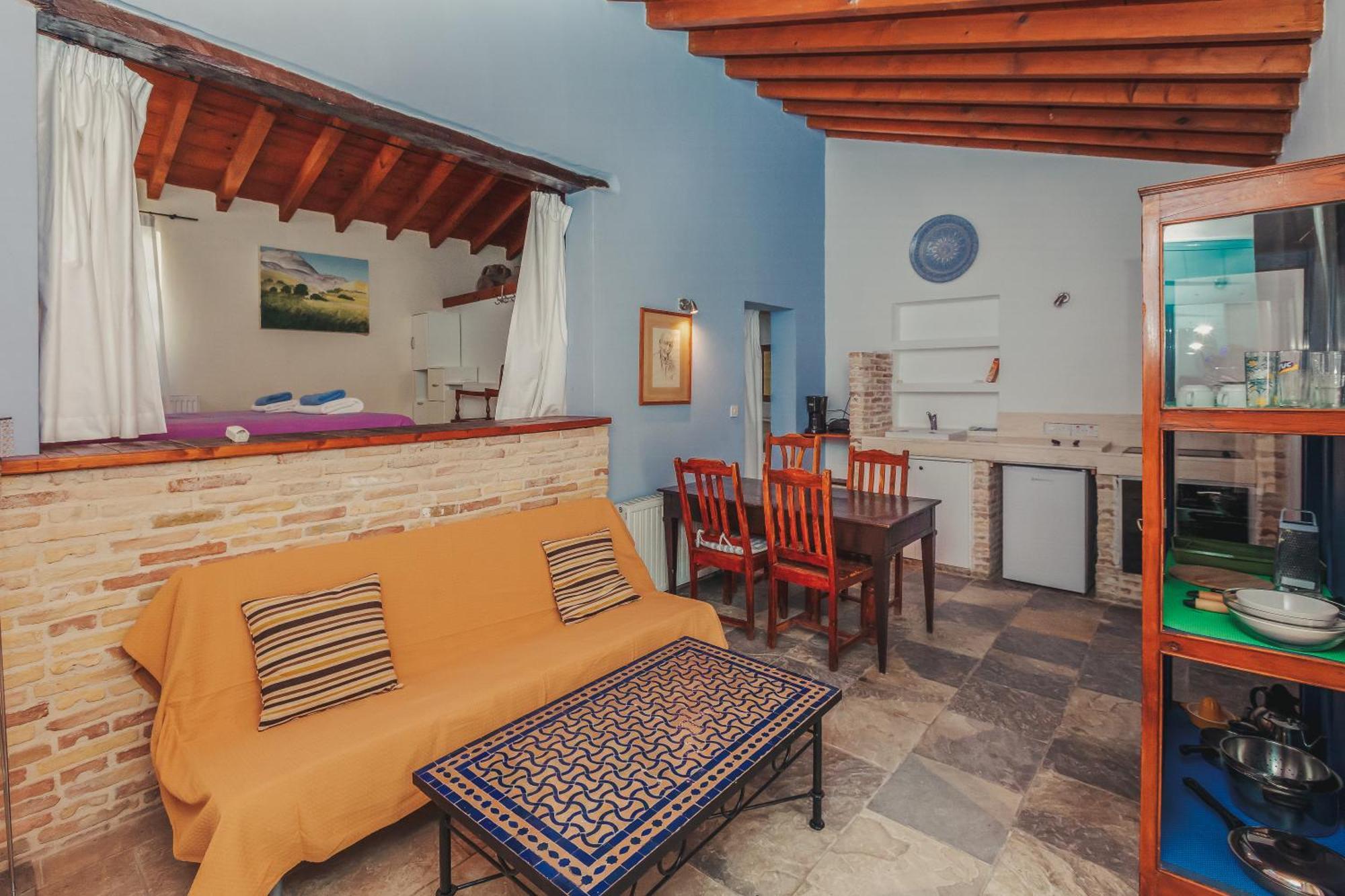 Archondia House - Holiday Apartments With Pool Kalawasos Zewnętrze zdjęcie