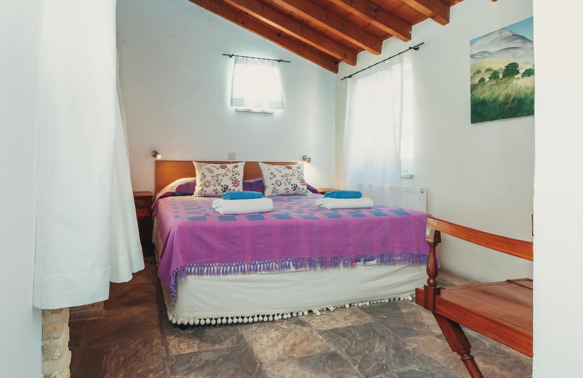 Archondia House - Holiday Apartments With Pool Kalawasos Zewnętrze zdjęcie